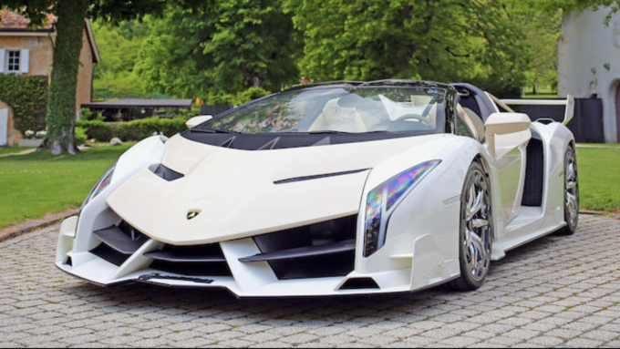 Lamborghini Veneno bortauktioneres i Geneve
