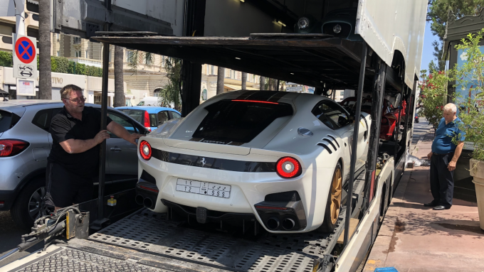Sommerferie 2019_Cannes - Ferrari F12 tdf