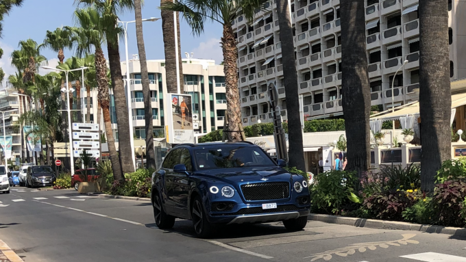 Sommerferie 2019_Cannes - Bentayga