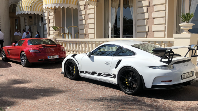 Sommerferie 2019_Cannes - Porsche 911 GT3RS vs Mercedes SLS AMG