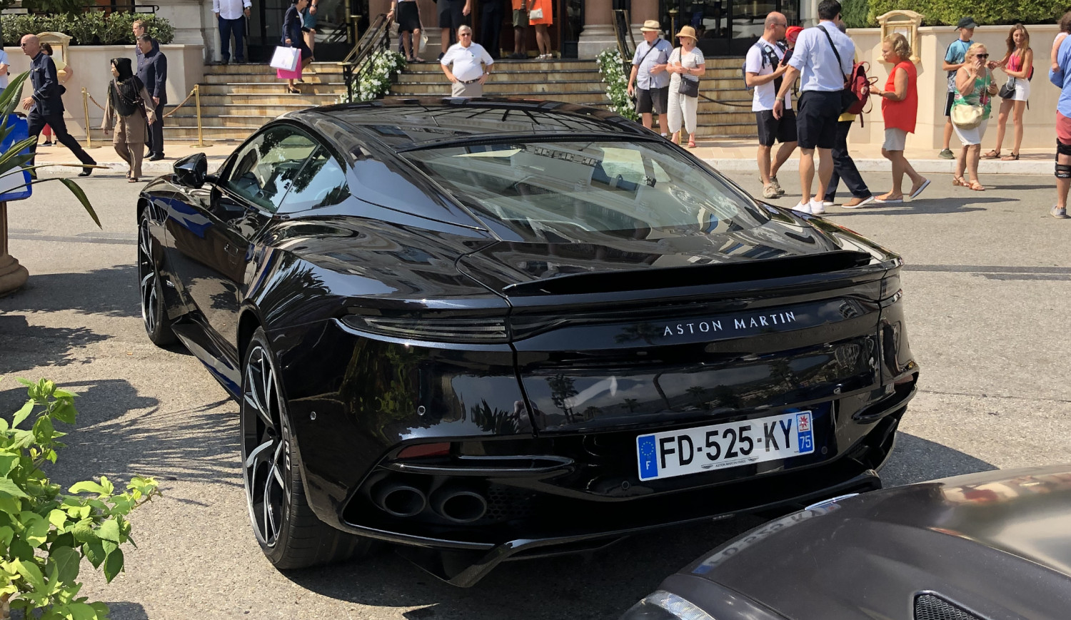 Aston Martin salg på vej